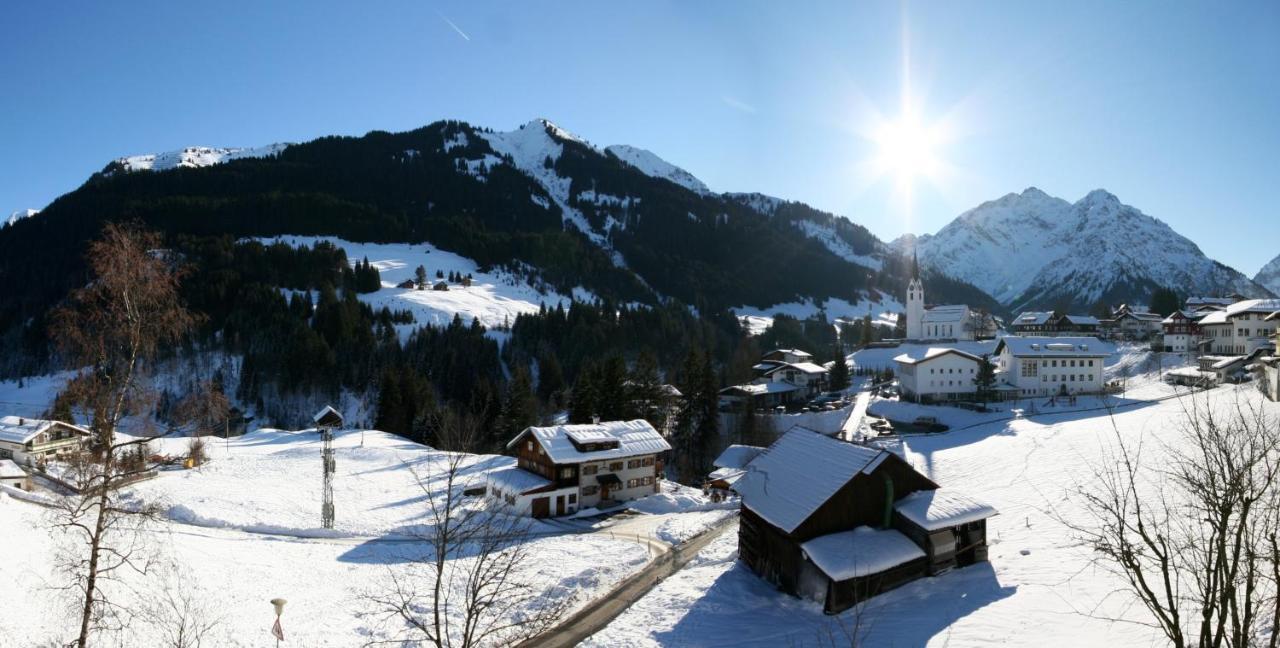 Hotel Adler Garni Hirschegg (Vorarlberg) Exterior foto