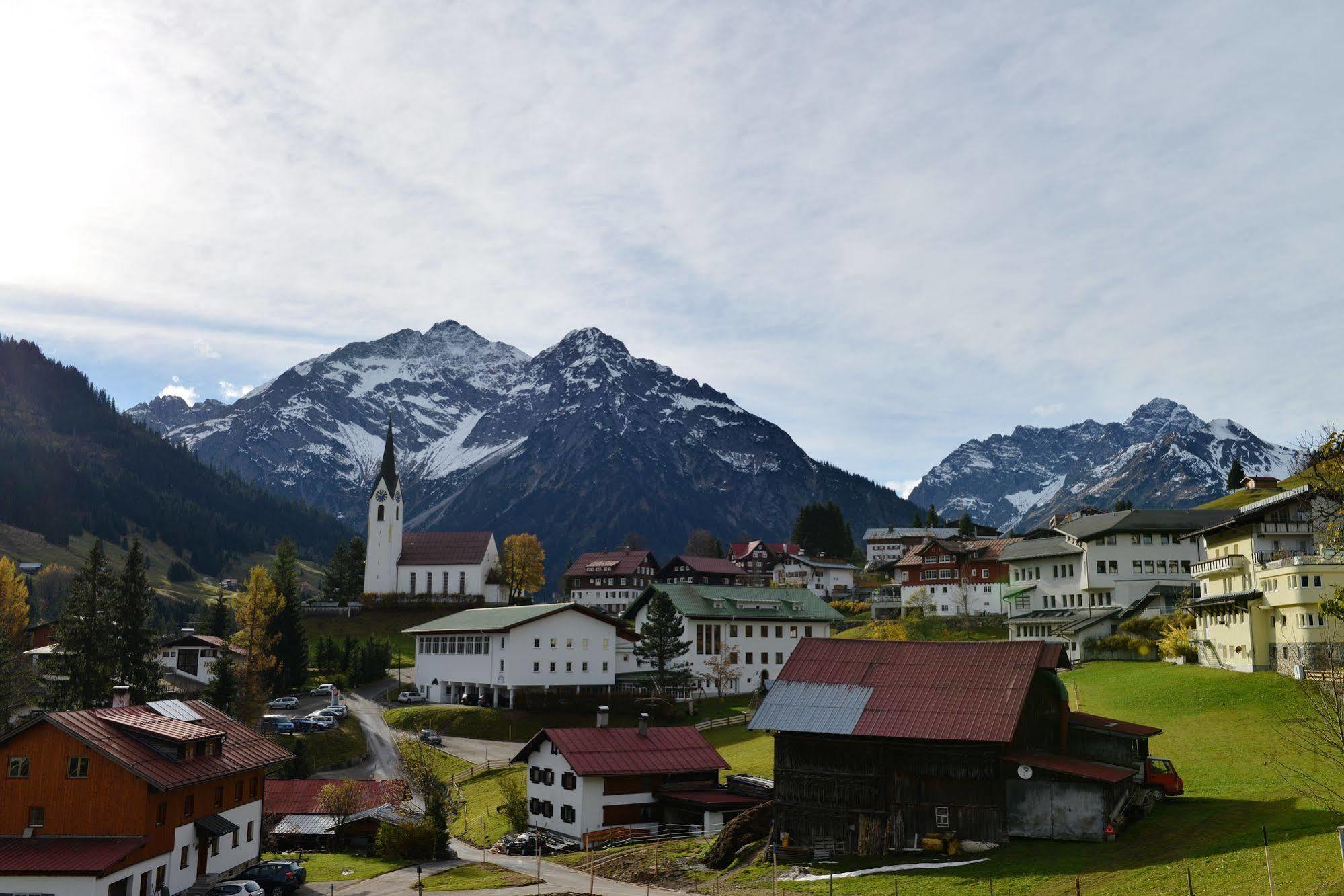 Hotel Adler Garni Hirschegg (Vorarlberg) Exterior foto