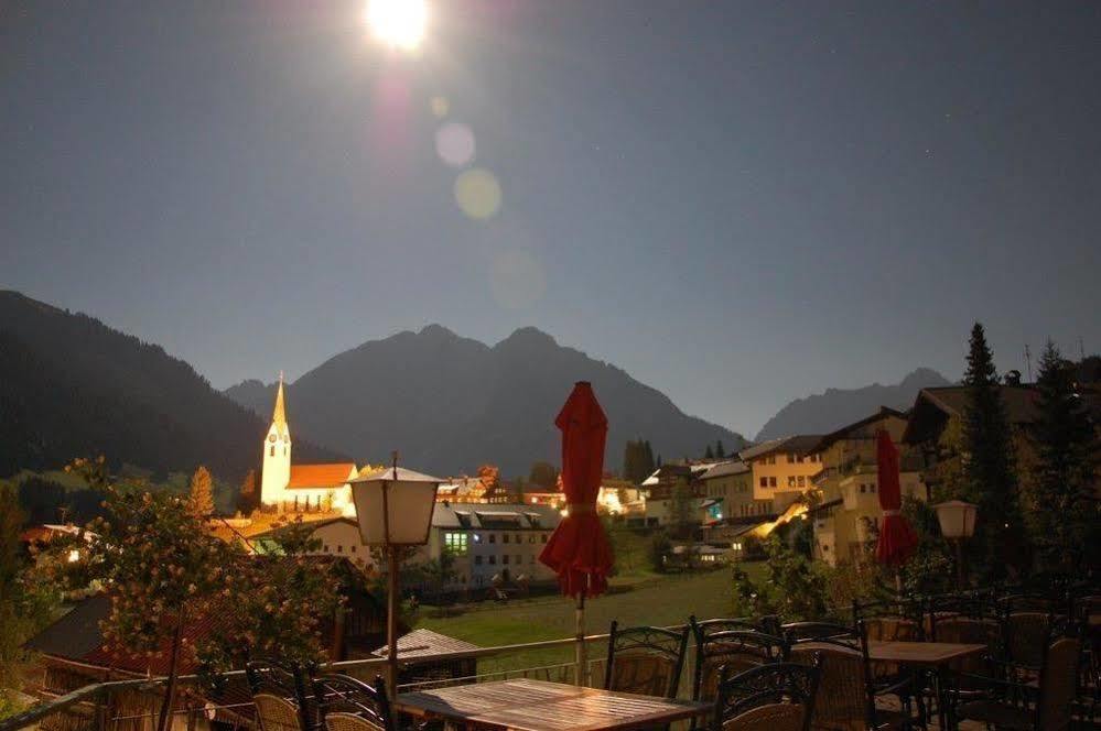 Hotel Adler Garni Hirschegg (Vorarlberg) Exterior foto